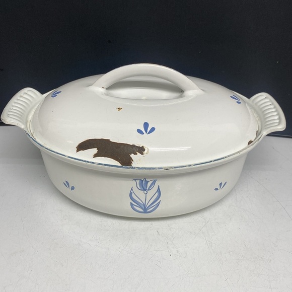 Dru Holland Enamel Cast Iron Blue Tulip Covered Casserole Dish 4176-24 - Picture 4 of 17
